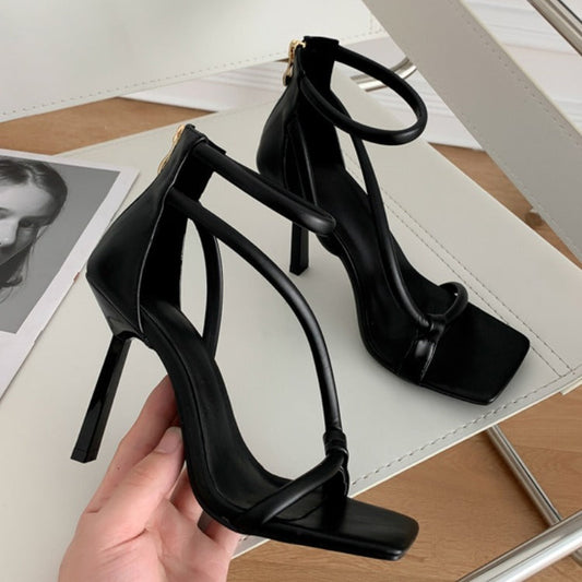 talons à bouts carrés