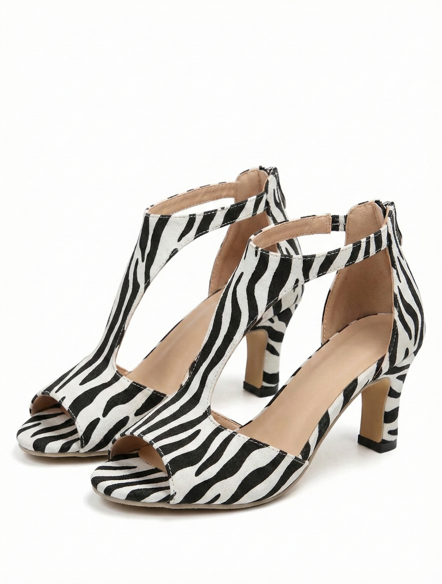 Les sandales ChicStep™ prouvent que talons et santé pieds sont compatibles. Talon 6cm avec support orthopédique intégré.